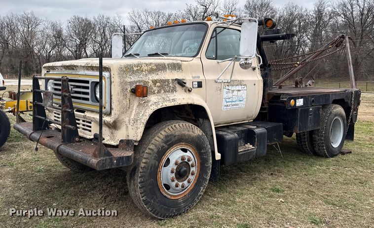 1988 Chevrolet C7 winch truck - EC4492