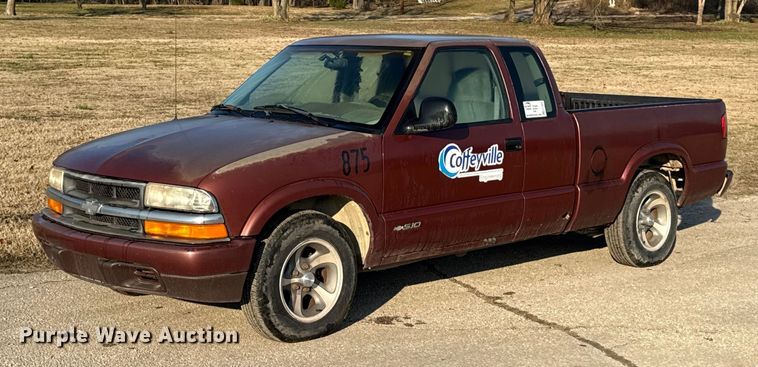1998 Chevrolet S10 Pickup Ext. Cab pickup truck - EC4502