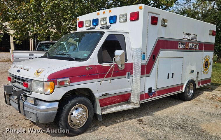 1999 Ford E450 ambulance - EJ0071