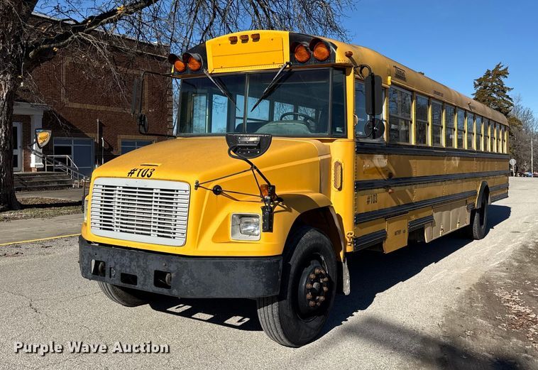 2001 Frightliner Thomas  bus - EN0113