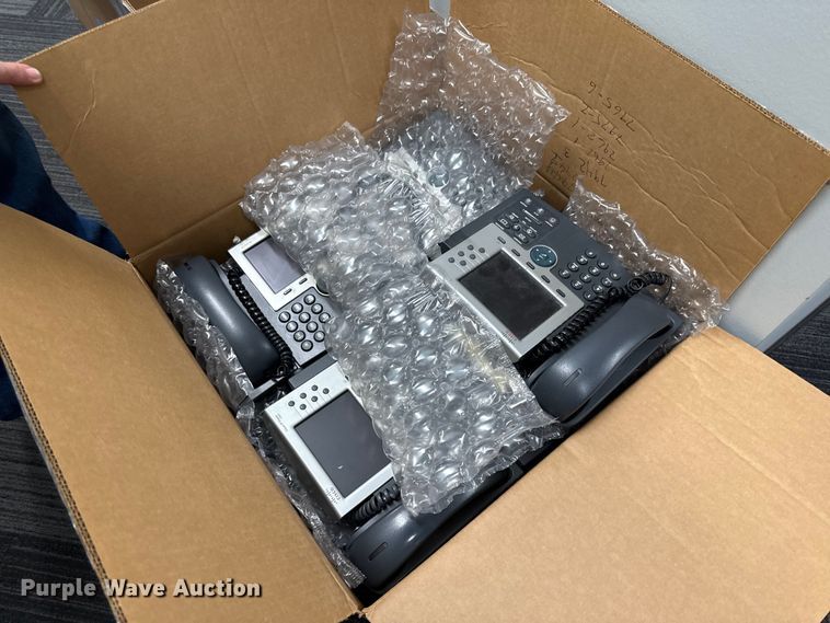 Approximately 109 Cisco phones - EN0126