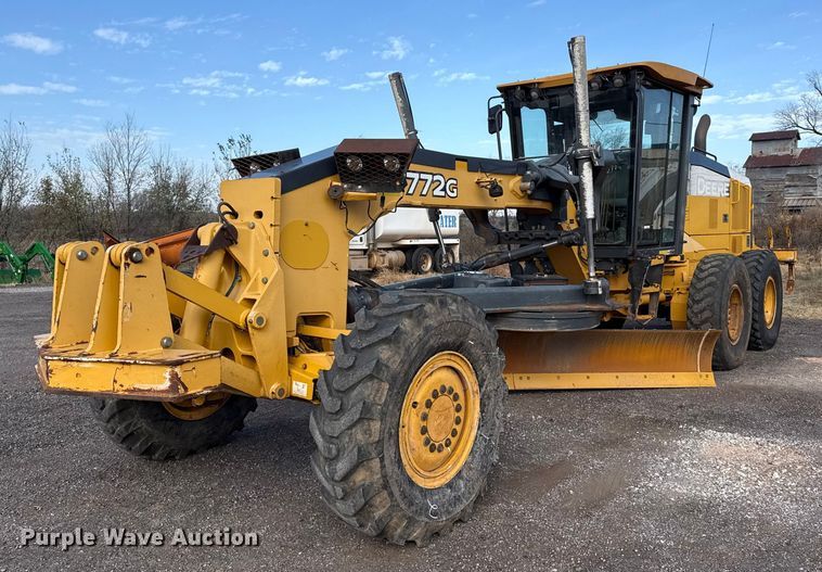 2014 John Deere 772G motor grader - EP2669