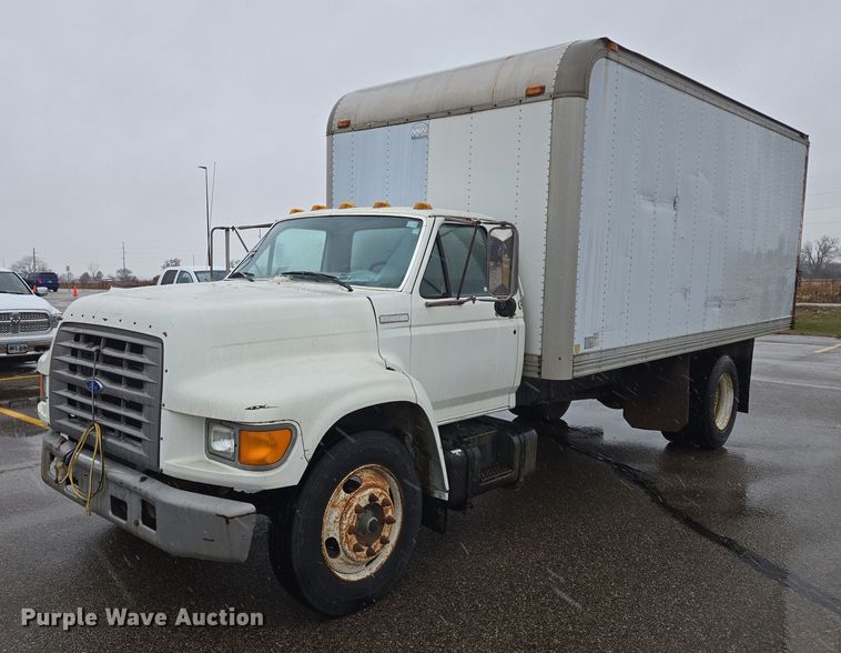 1995 Ford F800 box truck - ES2566