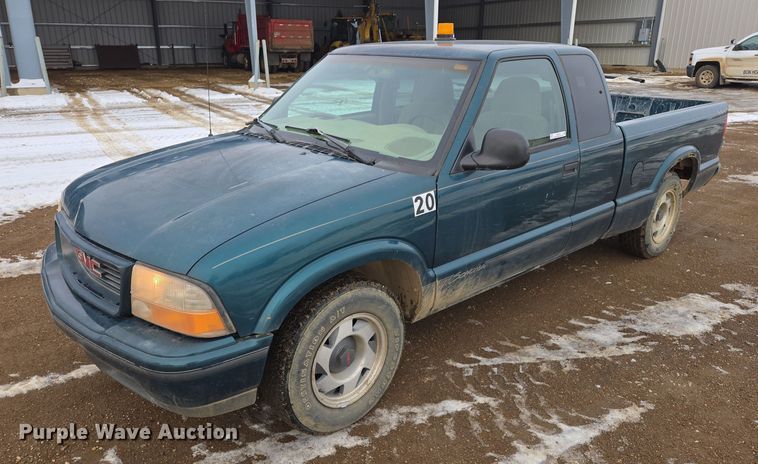 1998 GMC Sonoma Ext. Cab pickup truck - ES2612
