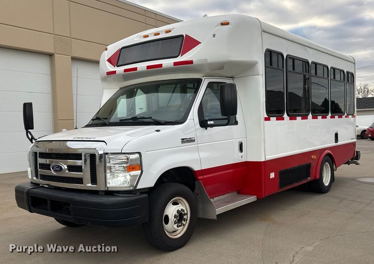 2016 Ford E450 shuttle bus - ET4045