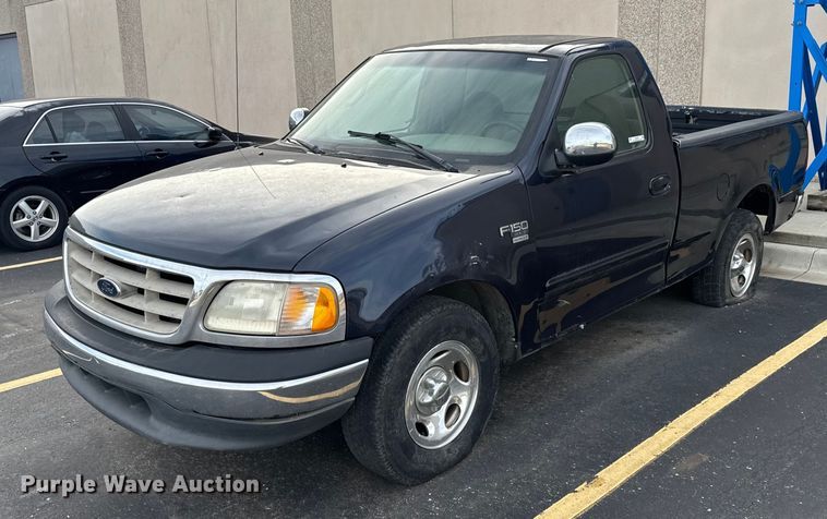 2000 Ford F150 pickup truck - EU6473