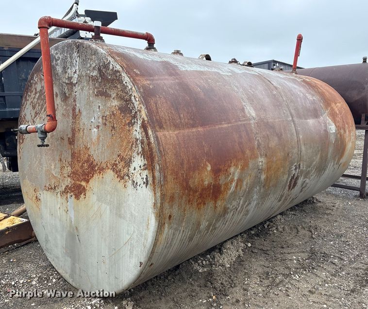 4000 gallon tank - EV2585