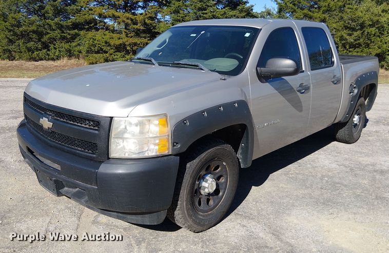 2009 Chevrolet Silverado 1500 Crew Cab pickup truck - EV5397
