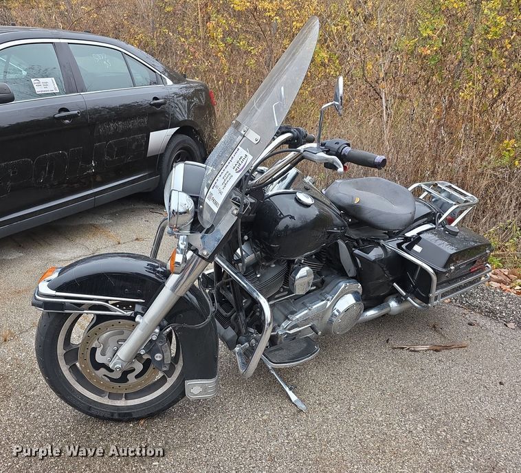 2013 Harley Davidson Police Road King motorcycle - FK0663