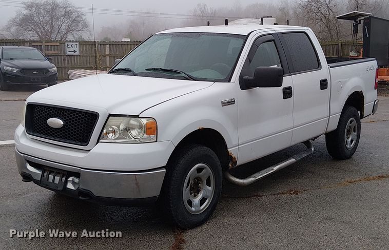 2006 Ford F150  SuperCrew pickup truck - FK0684
