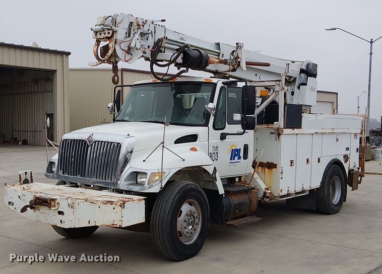2007 International 7400 digger derrick truck - FK0687