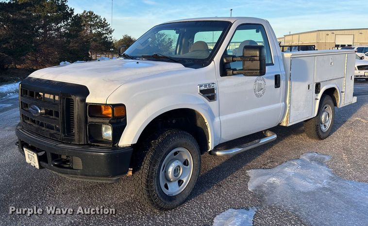 2008 Ford F250 Super Duty XL utility bed pickup truck - OE9251