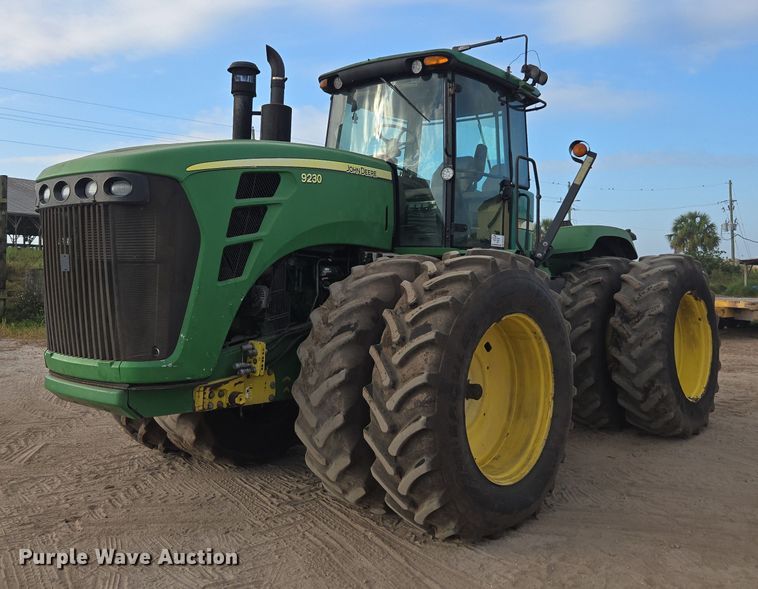 2011 John Deere 9230 4WD tractor - DT4712