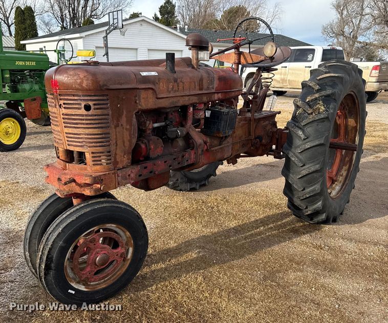 Farmall Super H tractor - EP2689