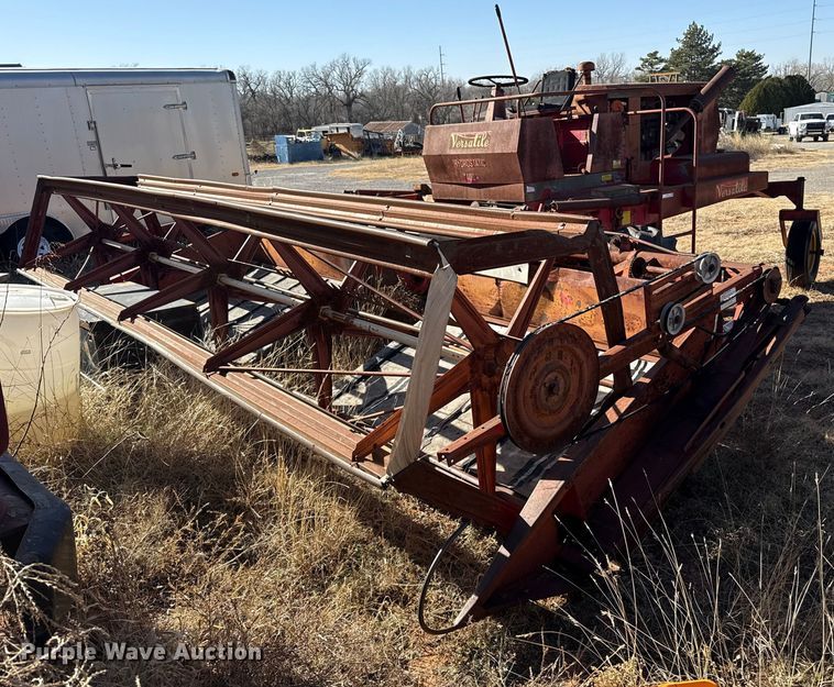 Versatile 400 swather / windrower - EP2736