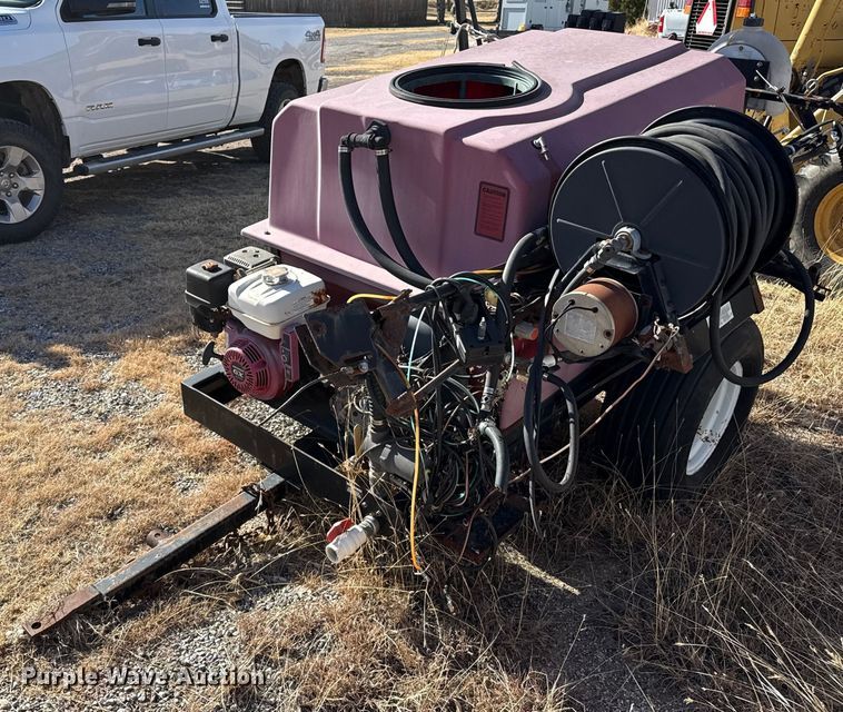 Spraying Devices Inc. 300-208HM sprayer trailer - EP2737