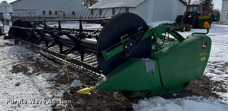 2014 John Deere 630FD flex draper head - YA1736