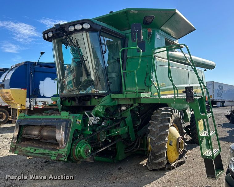 2011 John Deere 9670 STS combine - YA1753