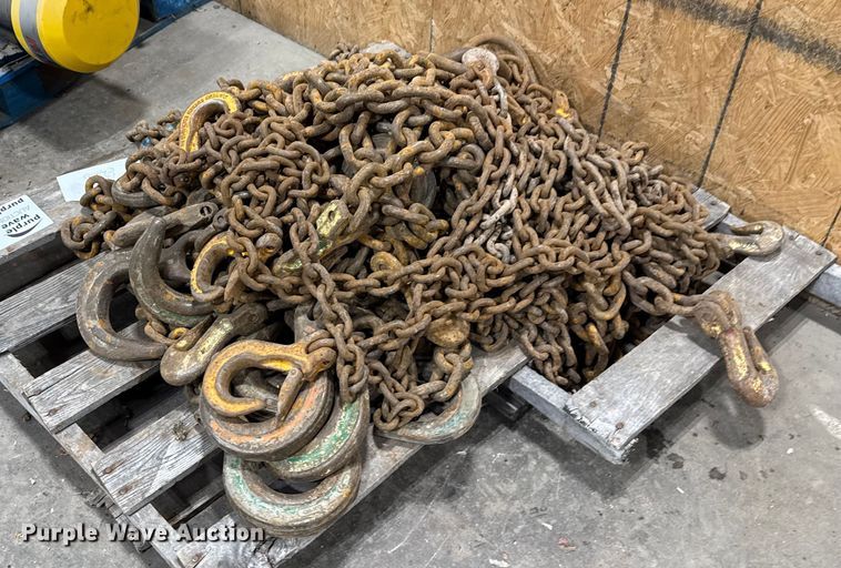 Approximately 18 chains - DQ4185