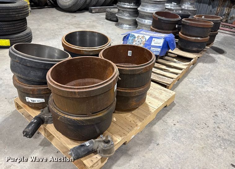 (17) wheel hubs - DQ4187