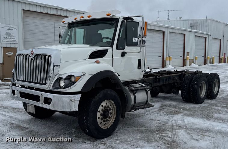 2016 International SF637 truck cab and chassis - EA2129