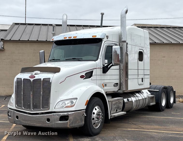 2016 Peterbilt 579 semi truck - EA7873