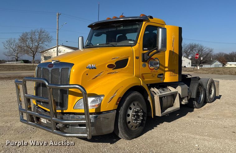 2017 Peterbilt MX-13 semi truck - EN0127
