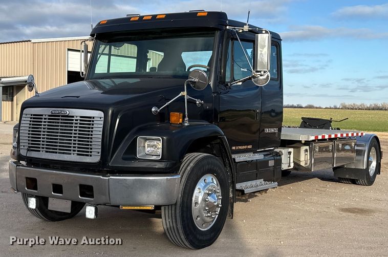 1999 Freightliner FL70 flatbed truck - EP2687