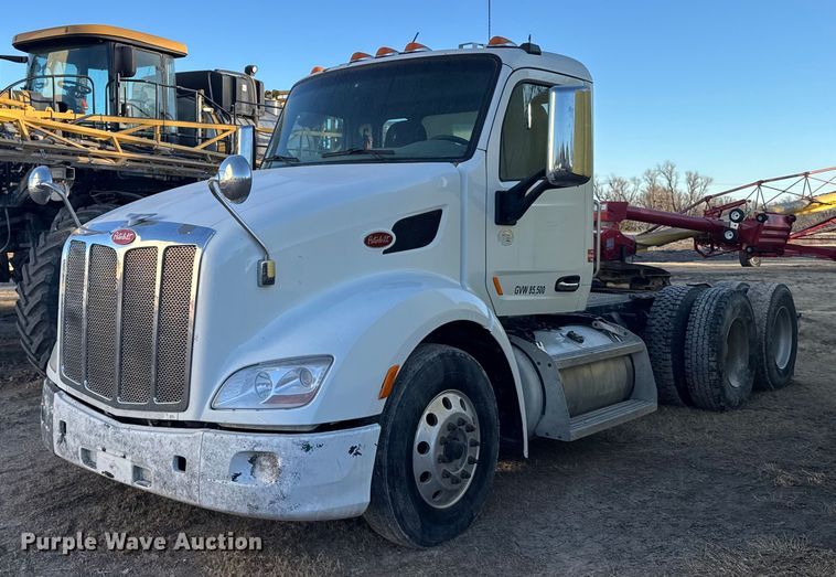 2015 Peterbilt 579 semi truck - EU6496