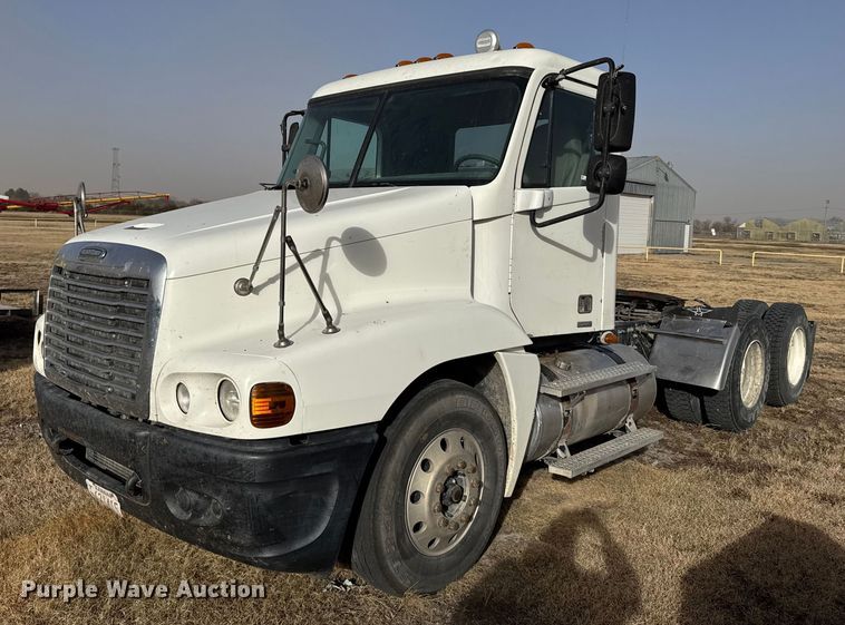 2007 Freightliner Century Class semi truck - EU6498