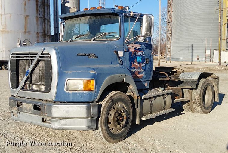 1994 Ford L9000 Aero Max semi truck - FK0898