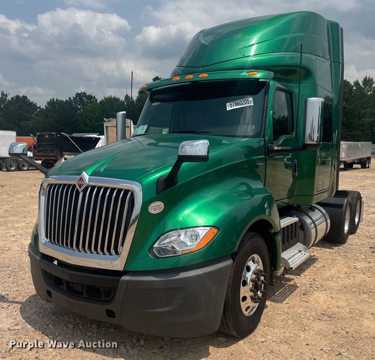 2020 International LT625 semi truck - YA0558