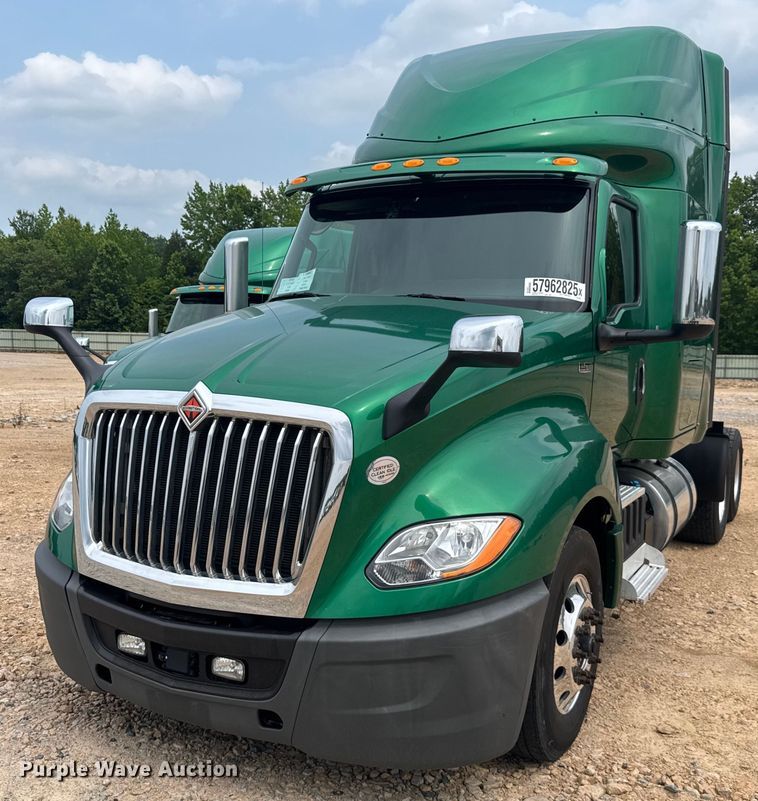 2020 International LT625 semi truck - YA0561
