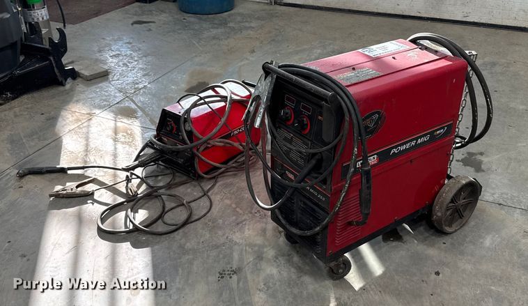 Lincoln Electric  Power Mig 225 welder - EA2189