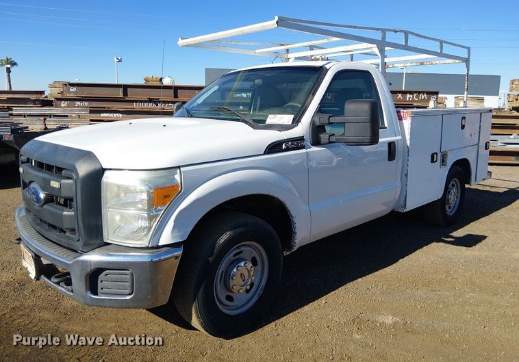 2016 Ford F250 Super Duty utility bed pickup truck - EC1275