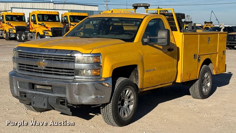 2015 Chevrolet Silverado 3500HD utility bed pickup truck - EE3432