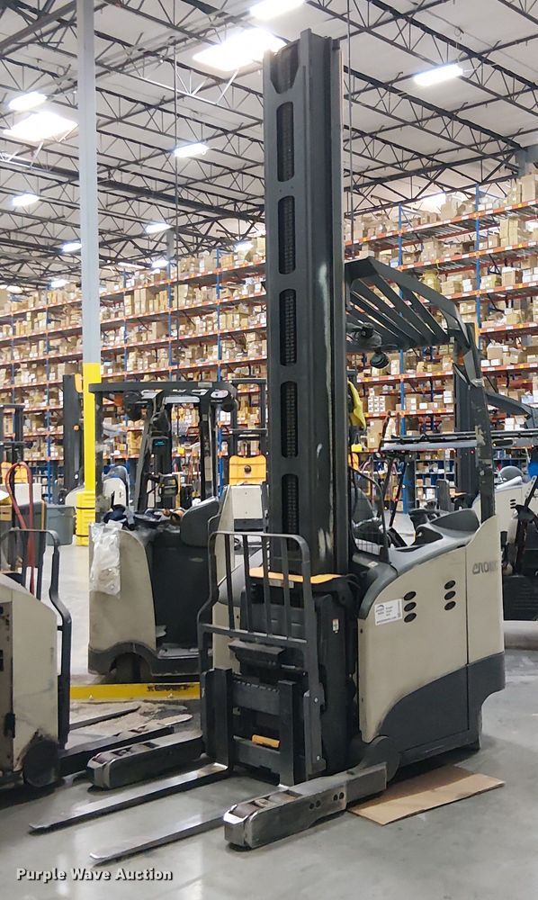 2017 Crown RM6095S-45 reach truck - EE5064