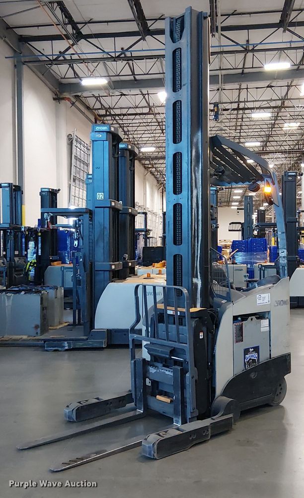 2017 Crown RM6025-45 reach truck - EE5073