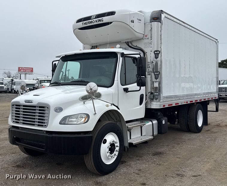 2018 Freightliner M2106 refrigerated truck - EG1830