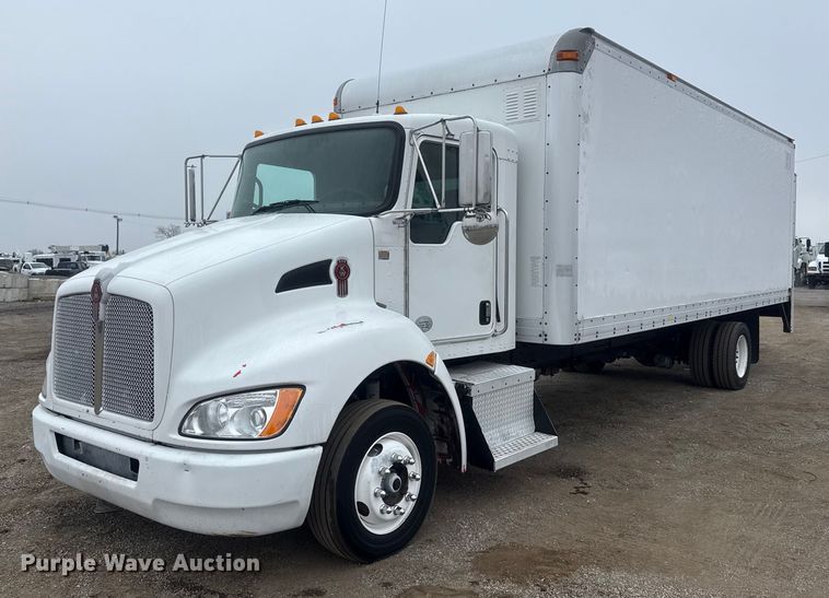 2013 Kenworth T280 box truck - EG1838