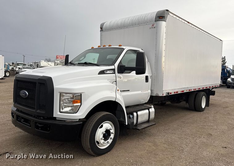 2017 Ford F650 Super Duty box truck - EG1880