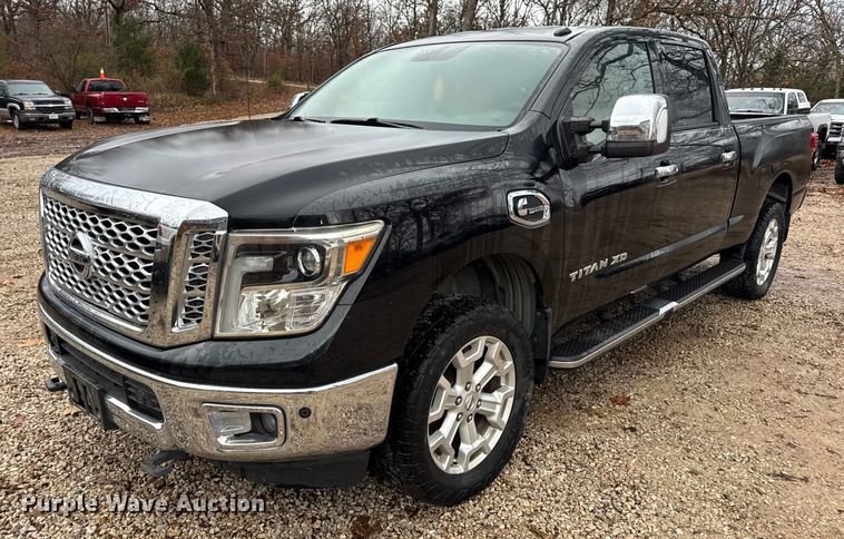 2017 Nissan Titan XD Crew Cab pickup truck - EN0781