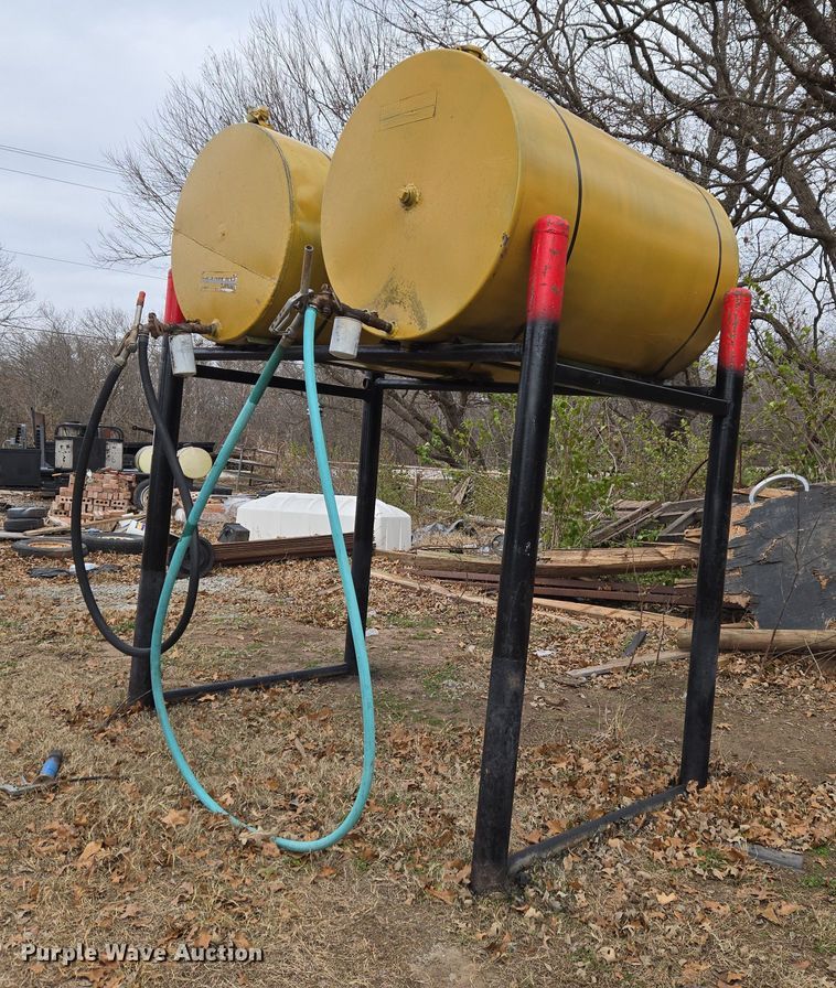 (2) fuel tanks - ET5446