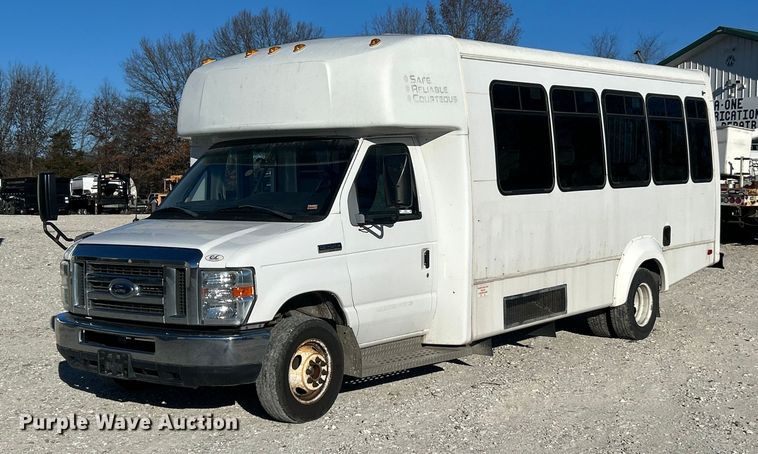 2012 Ford E450 Super Duty shuttle bus - ET6814
