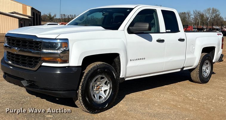 2019 Chevrolet Silverado 1500 Ext. Cab pickup truck - ET7344