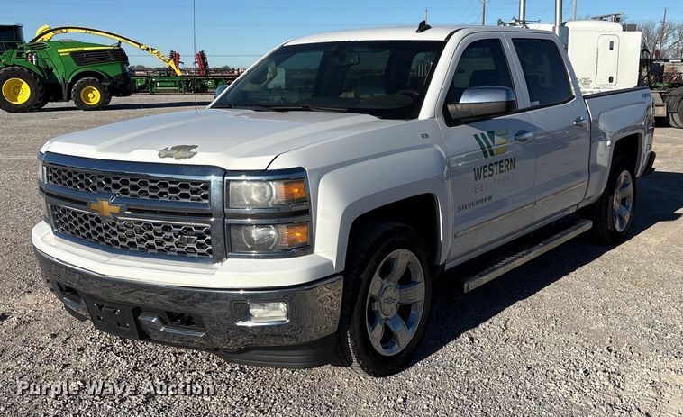 2014 Chevrolet Silverado 1500 Crew Cab pickup truck - EU4746