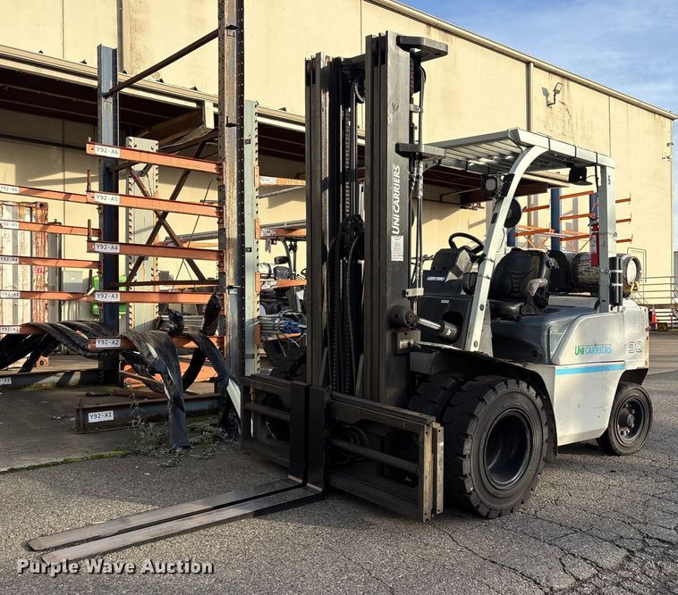 2017 UniCarriers PF90YLP forklift - EU8571