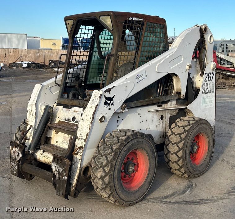 2006 Bobcat S250 skid steer loader - FG1532