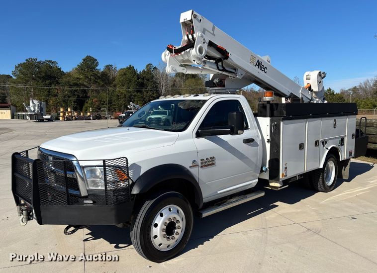 2016 RAM 5500HD bucket truck - DU0318