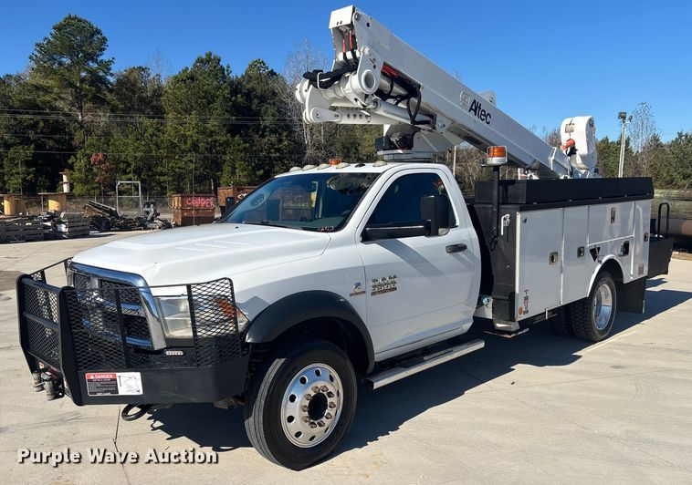 2016 RAM 5500HD bucket truck - DU0319